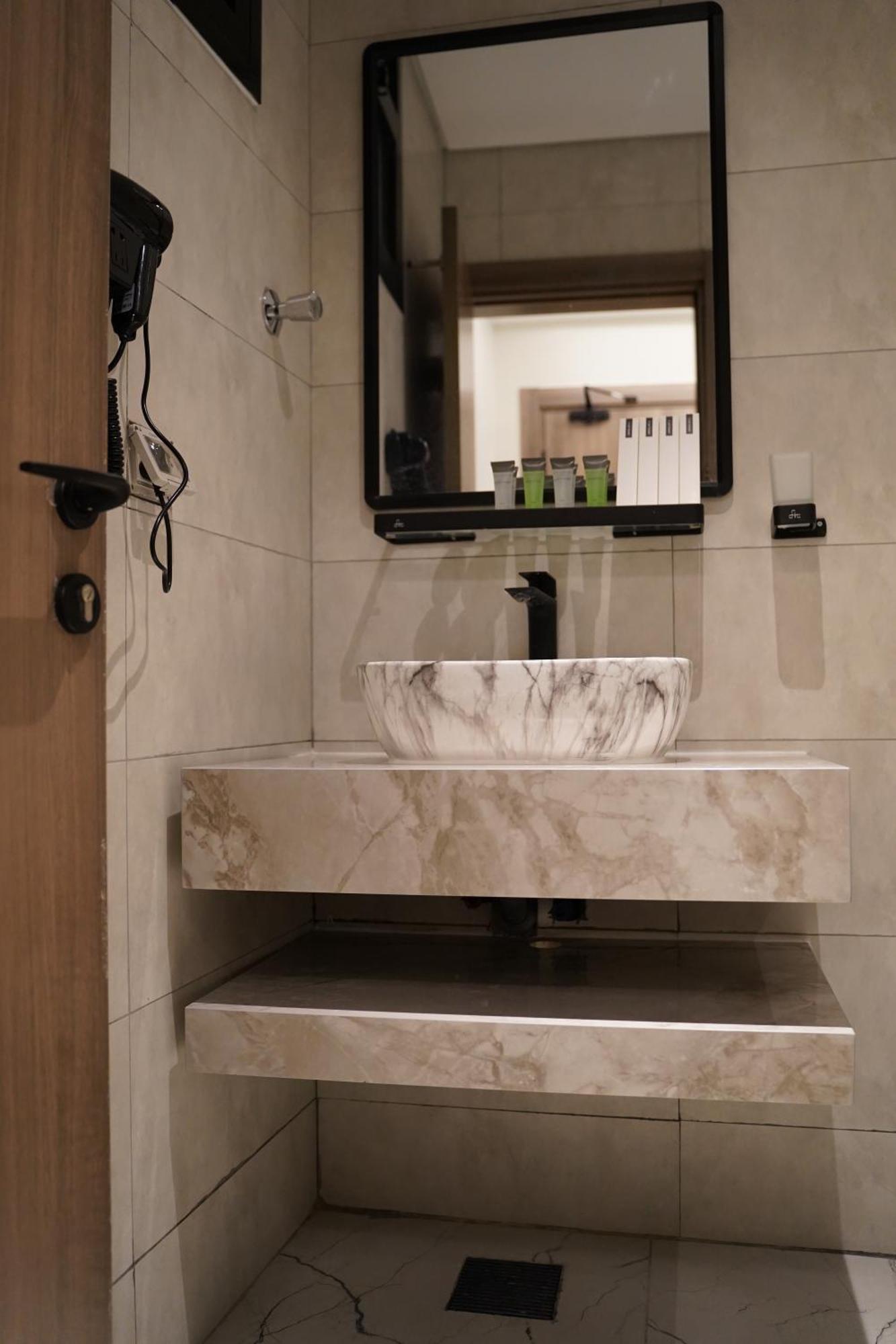 Lavenue Resthouse Apartment Nizwa Luaran gambar